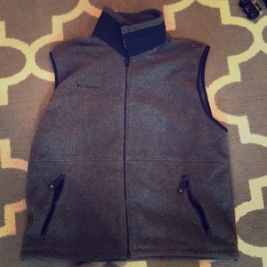 Columbia Mens fleece gray vest, size L